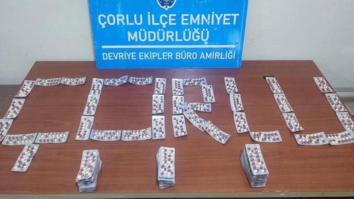 Hapları bebeğin kucağına saklamışlar! Şok olay