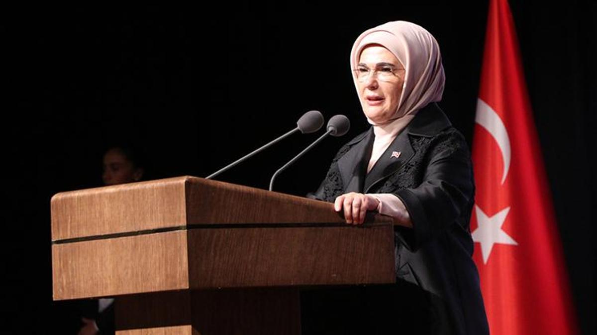 Emine Erdoğan: İsrail ordusu bir milleti tarihten silmeye çalışıyor
