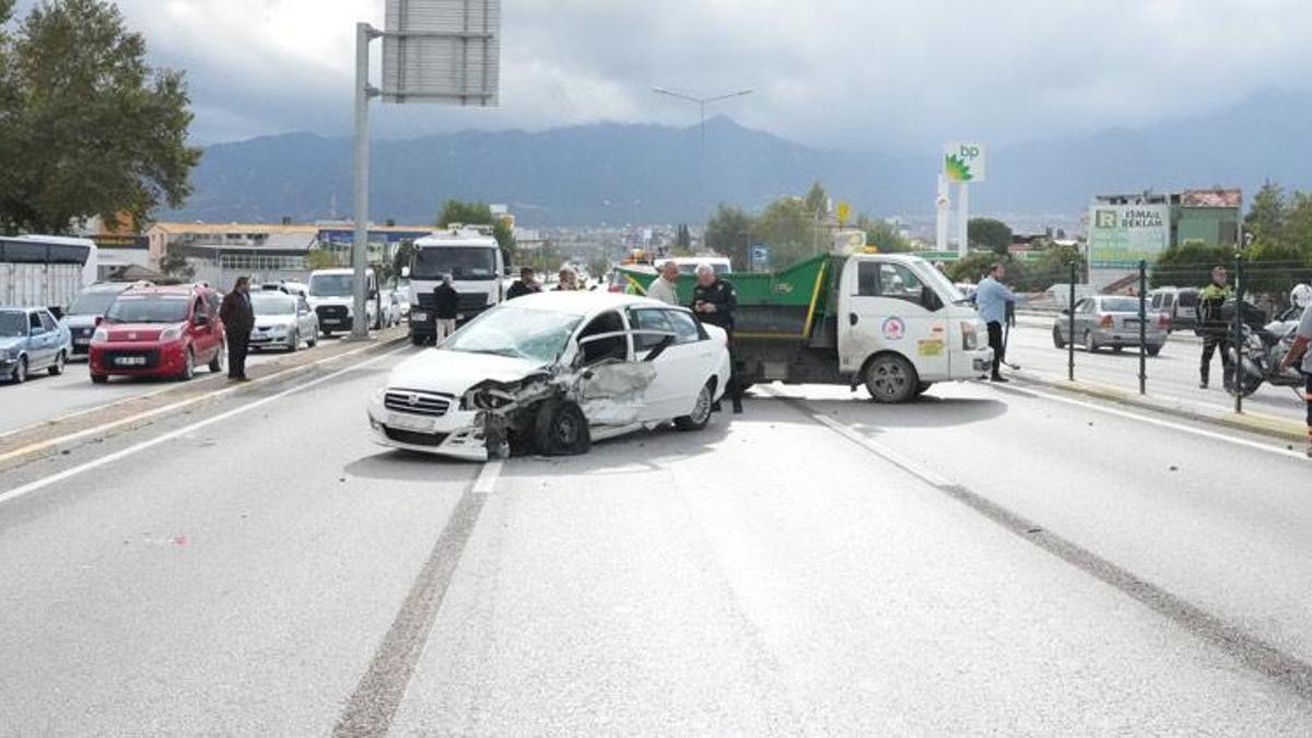 Karşı şeride geçen araç dehşet saçtı! Çok sayıda yaralı var
