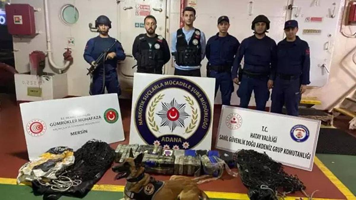 Bakan Yerlikaya duyurdu: Kuru yük gemisine kokain operasyonu