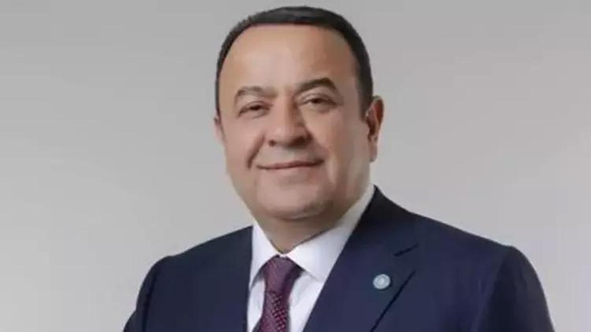 İYİ Partili vekil Adnan Beker partisinden istifa etti