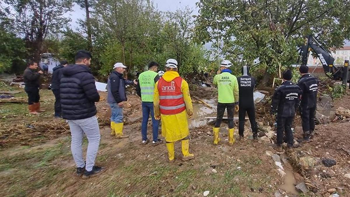 Batman'da sel felaketi: Aynı aileden 3'ü çocuk 4 kişi öldü