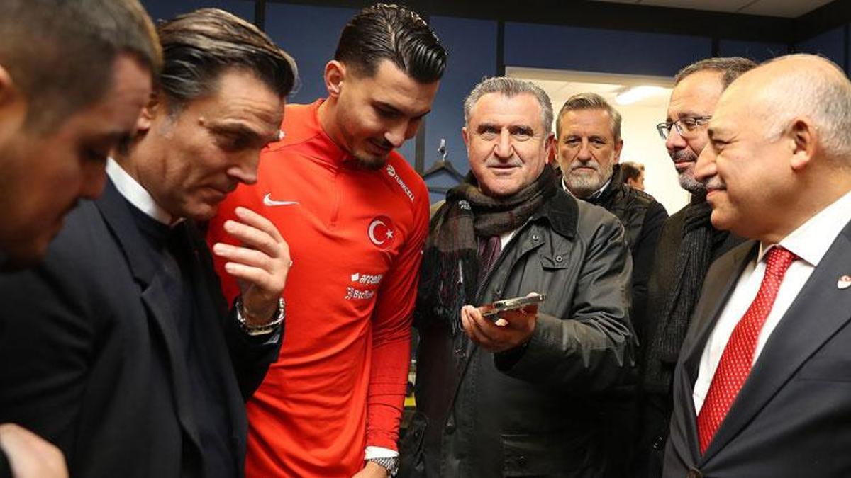 A Milli Takım'a Cumhurbaşkanı Erdoğan'dan tebrik telefonu