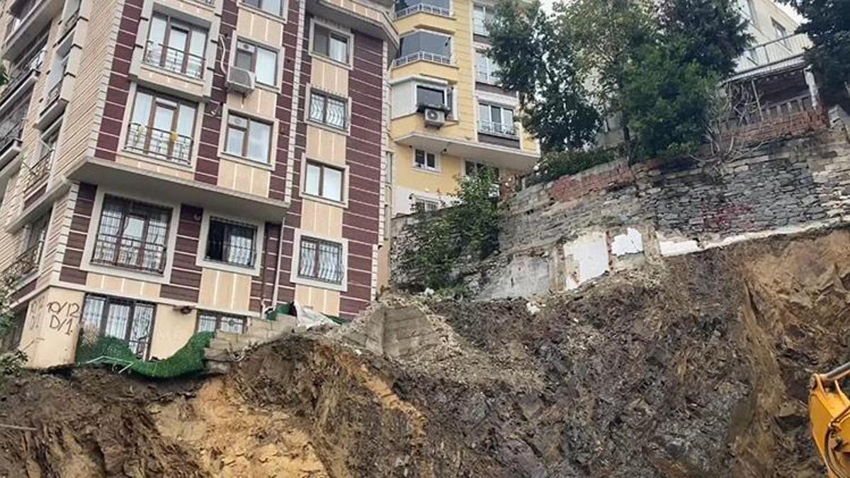 Eyüpsultan'da toprak kaydı, 2 bina mühürlendi