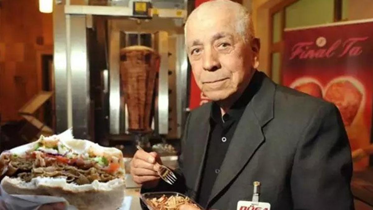 Döneri ekmek arasına koydu şeytanın bacağını kırdı! İşte 'ekmek arası dönerin mucidi' Malatyalı Kadir Nurman'ın hikayesi