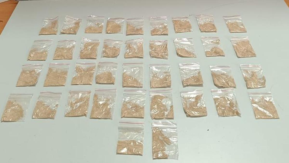 Polisi görünce iç çamaşırındaki uyuşturucuyu çöpün altına attı! Ekiplerin gözünden kaçmadı