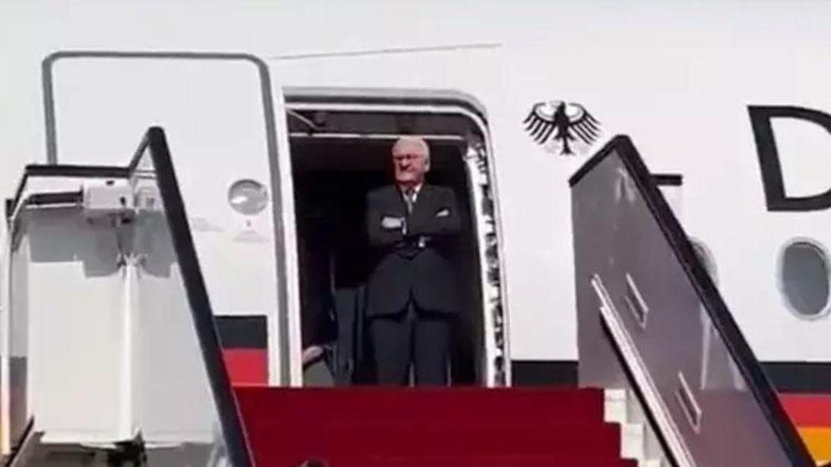 Almanya Cumhurbaşkanı Steinmeier'e Katar'da soğuk duş! Karşılamaya kimse gelmedi havaalanında 30 dakika bekledi