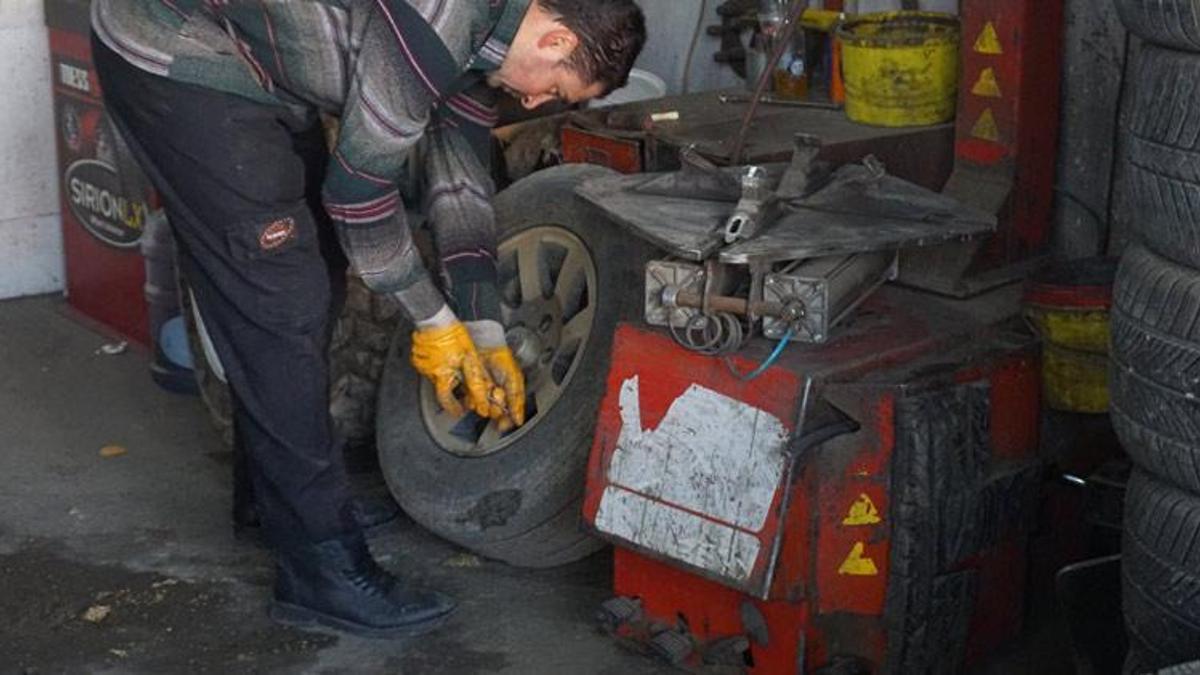 Lastikçilerde son gün yoğunluğu! Sanayinin yolunu tuttular