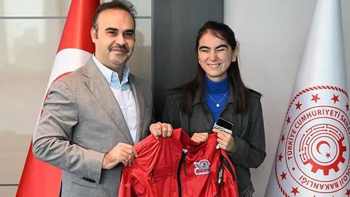 Görme engelli genç girişimci Zülal geliştirdiği teknolojiyle Togg'un gözleri oldu