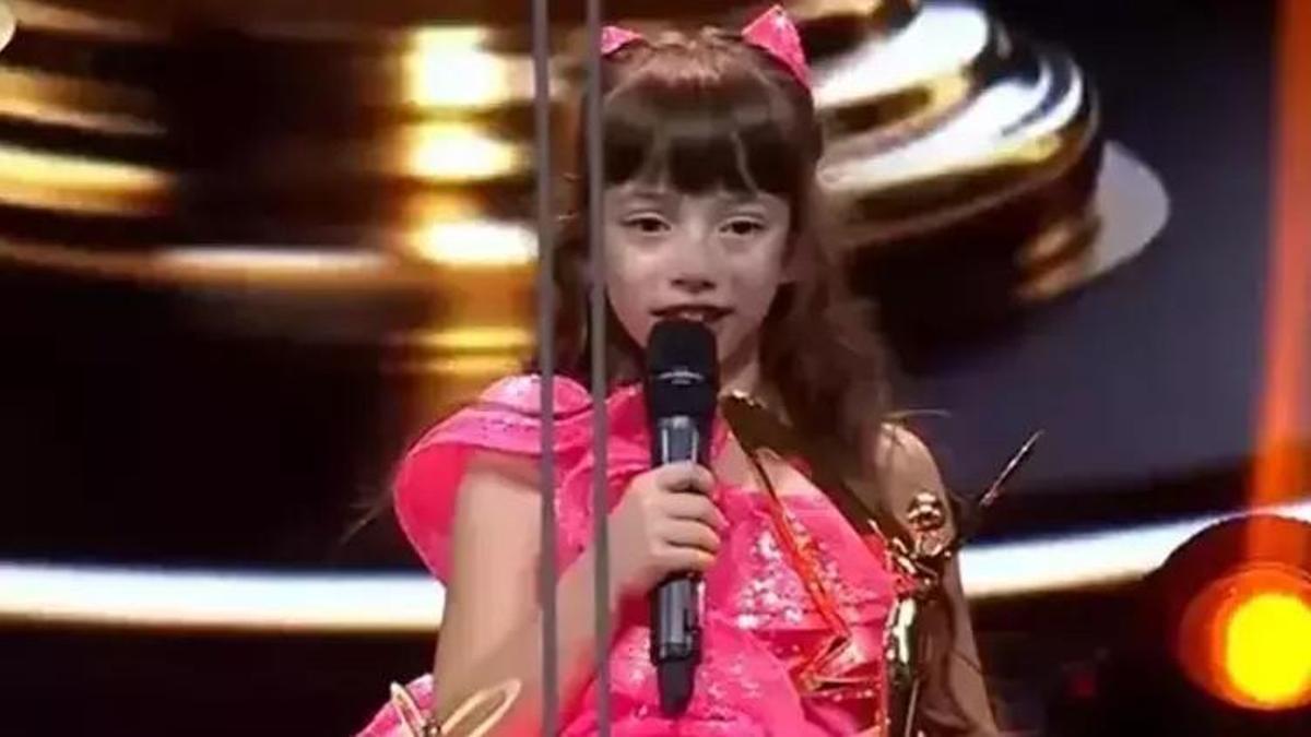 Minik Ada'dan Gazze mesajı! Altın Kelebek'te duygu dolu anlar...