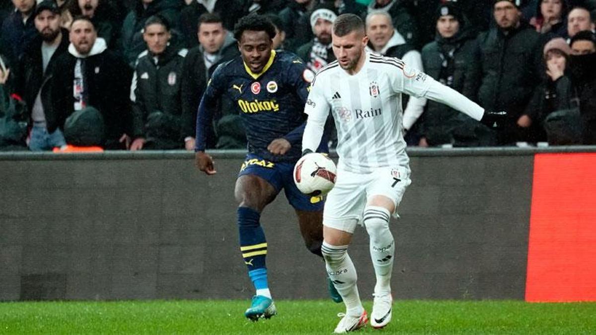 Fenerbahçe derbide Beşiktaş karşısında 3 puanı 3 golle aldı