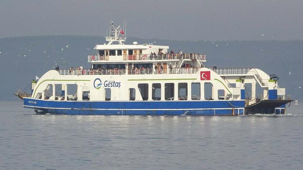 Bozcaada ve Gökçeada feribot seferlerine fırtına engeli