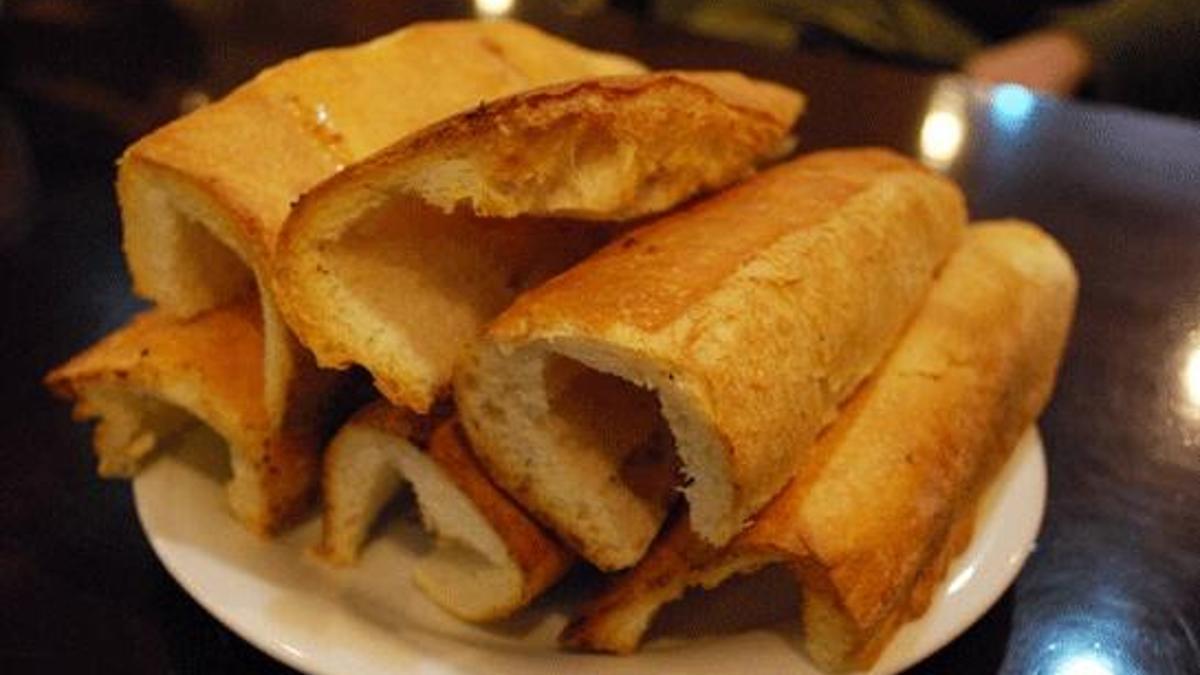 Çeyrek Ekmek Kaç Kalori? Çeyrek Ekmek Besin Değerleri Ve Kalorisi...