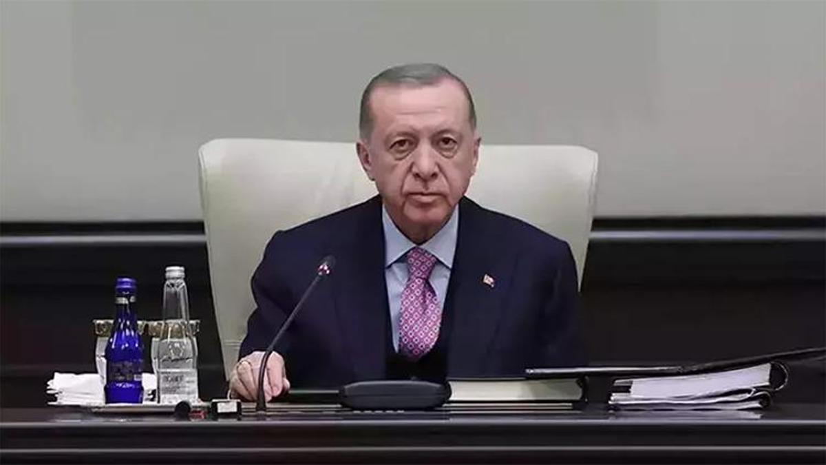 Cumhurbaşkanı Erdoğan, AK Parti İstanbul İl Başkanlığına geldi