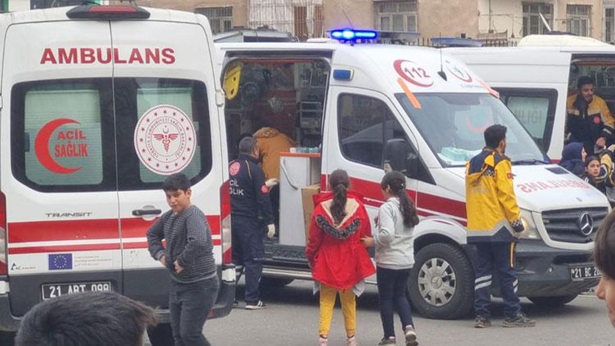 Etkinlikte öğrenciler yiyeceklerden zehirlendi, sağlık ekipleri okula sevk edildi