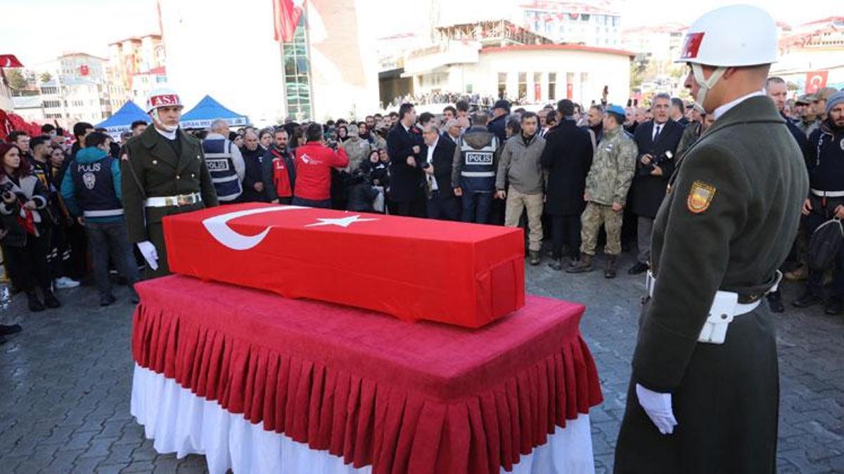 Şehit Yazıcı, son yolculuğuna uğurlandı; 4 aylık hamile eşi gözyaşı döktü