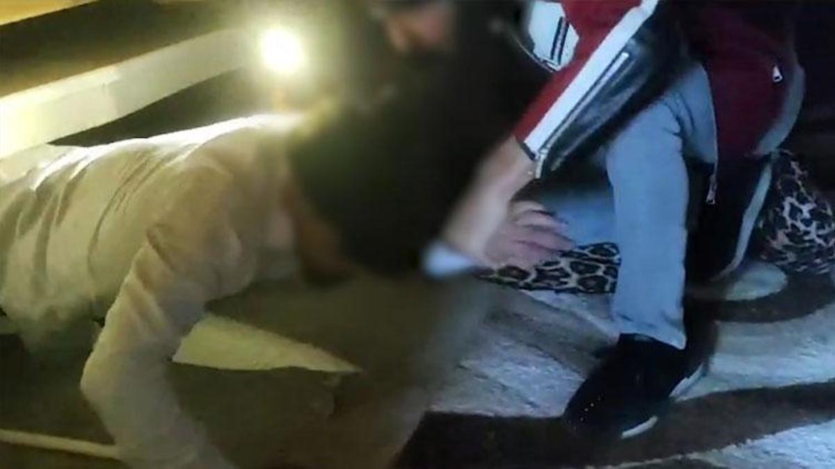 10 kişiyi 210 bin TL dolandıran hükümlü, mutfak dolabındaki gizli bölmede yakalandı
