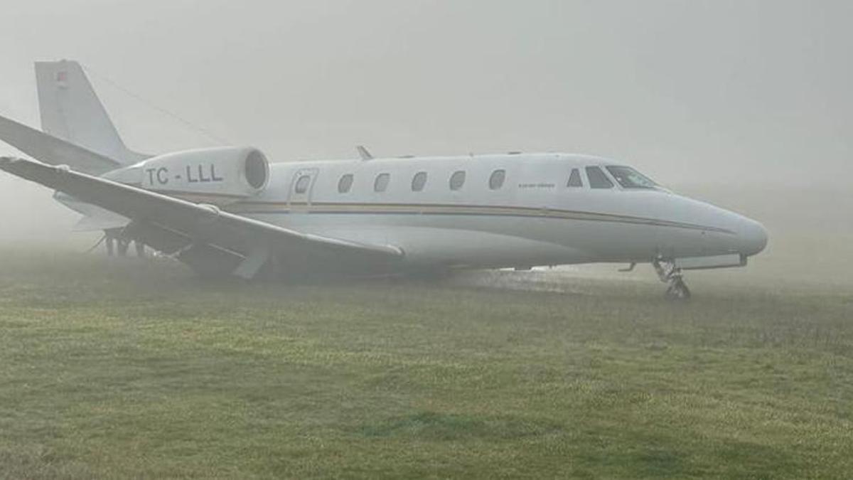 Diyarbakır Havalimanı'nda özel jet pistten çıktı