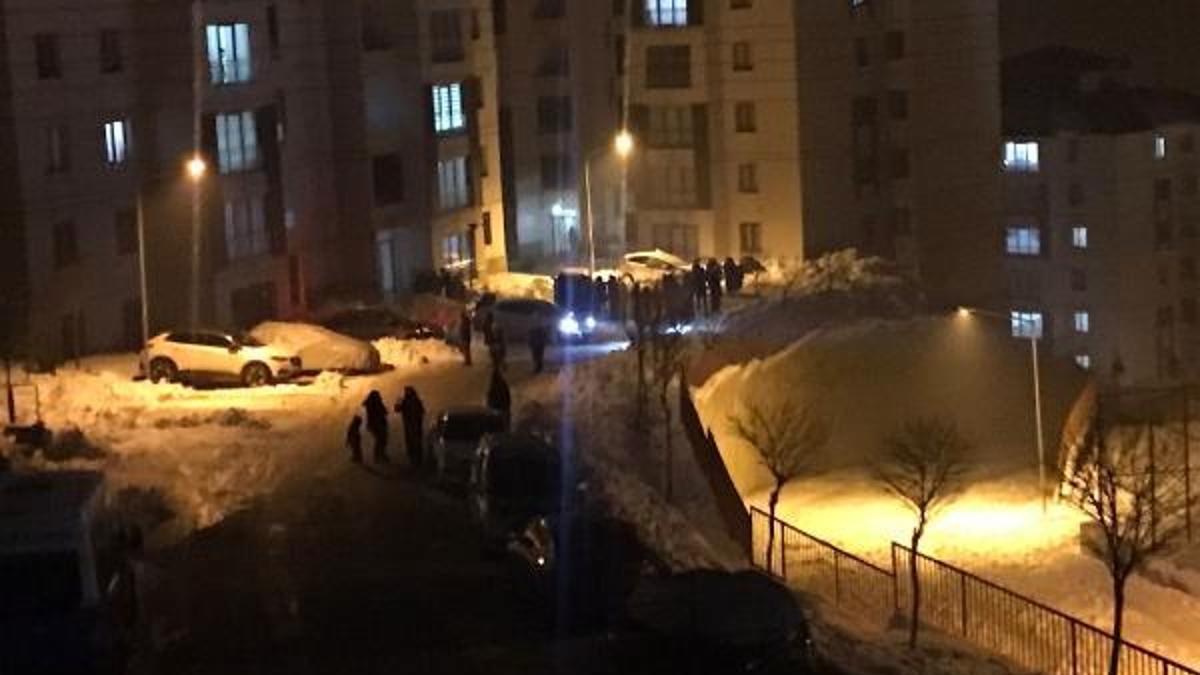 Hakkari'de peş peşe korkutan depremler