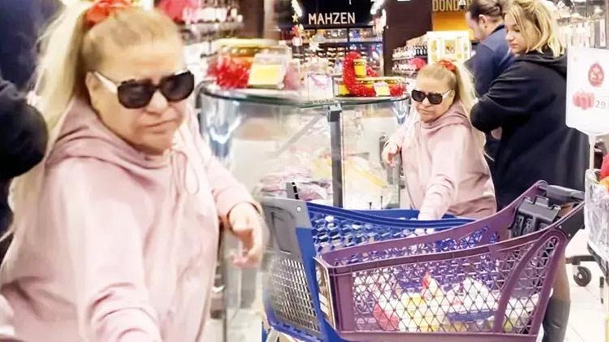 Ünlü sanatçı markette! Hayranları hemen fark etti