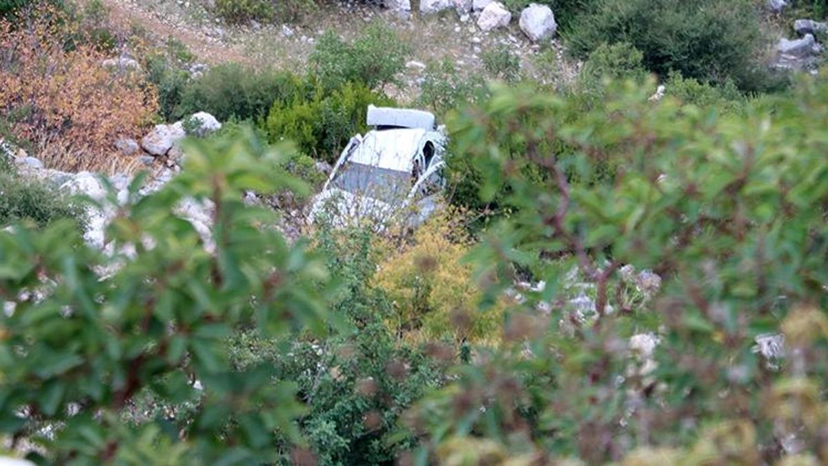 Eşiyle tartışıp, boş otomobili uçuruma itti