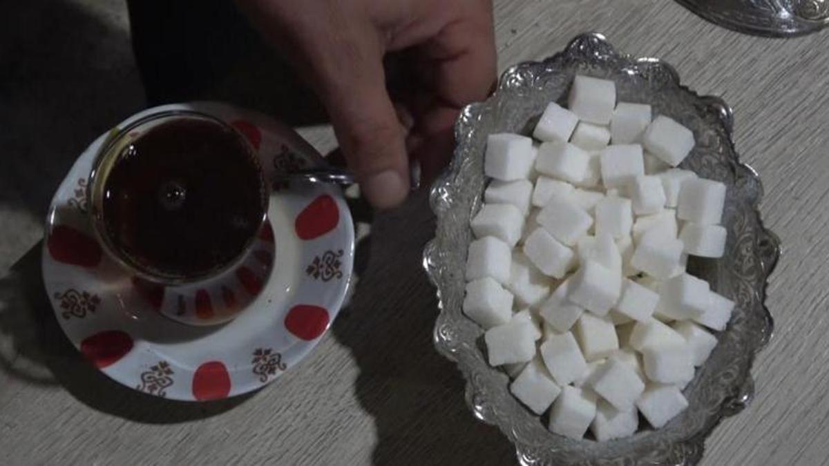 Kıtlama olarak içilen sıcak çaylar yemek borusu kanserini tetikliyor