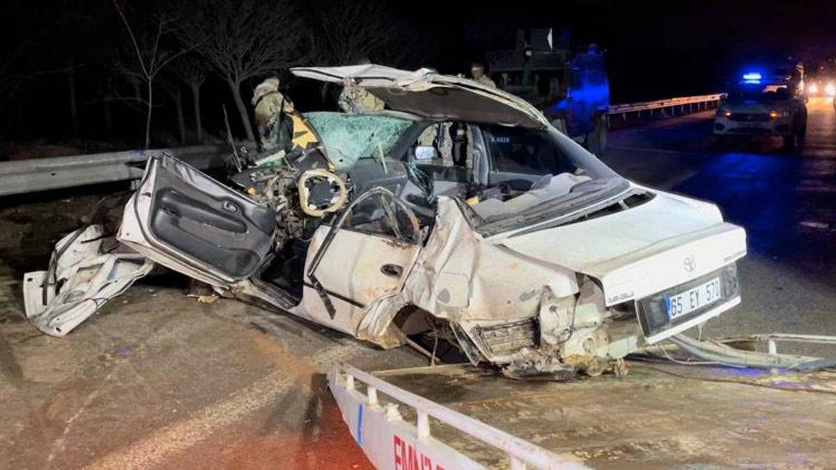 Kaza yapan otomobilin hız göstergesi 240 kilometrede takılı kaldı! Ölen olmadı