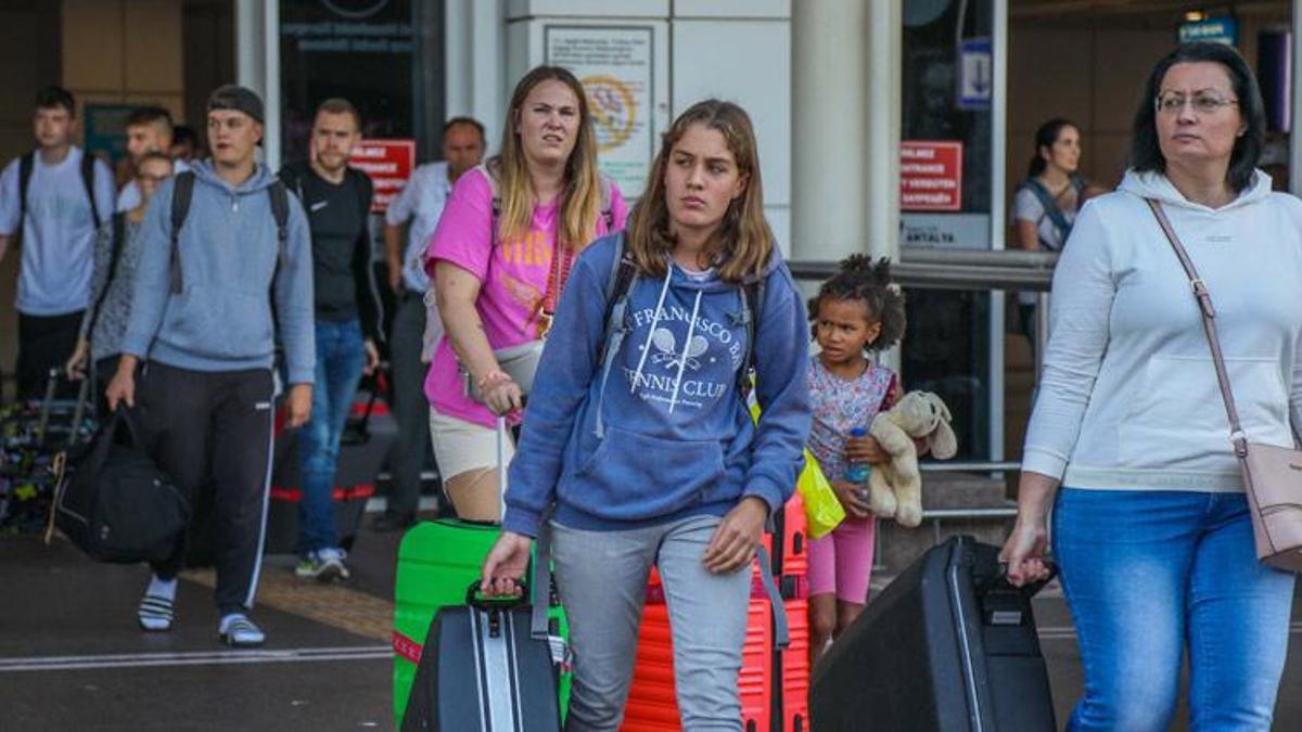 Antalya'nın rekoru değişti, turist sayısı 16 milyonu aştı