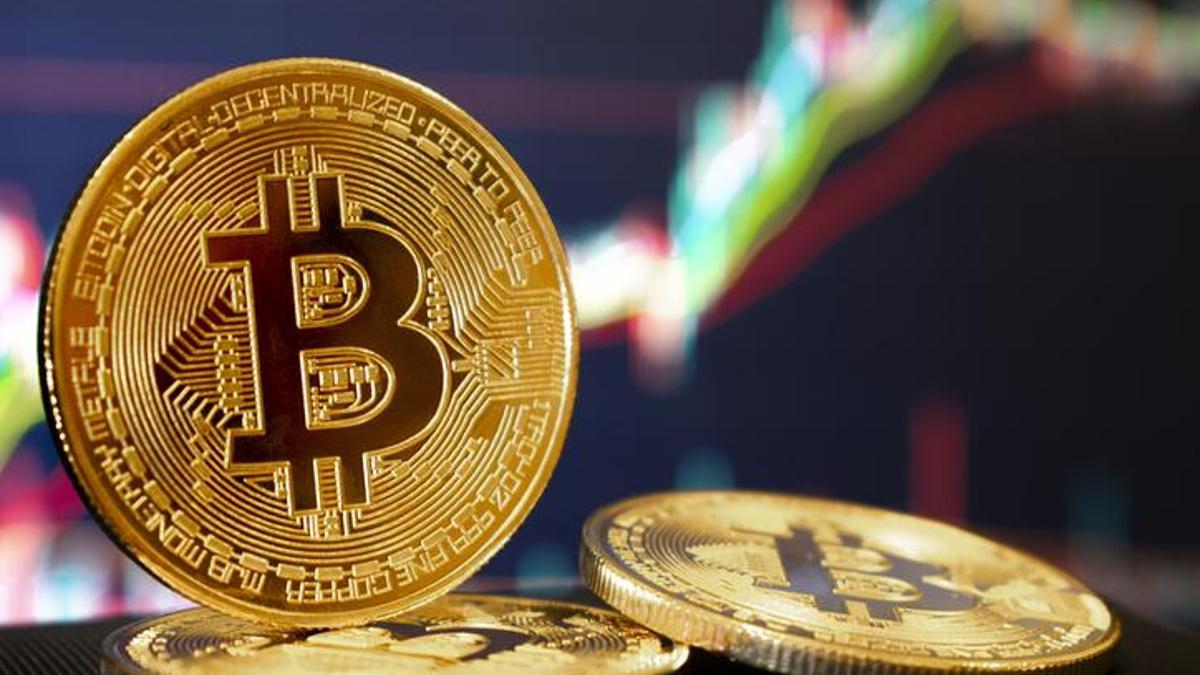 Kripto paralar tepetaklak! Bitcoin'de kan kaybı sürüyor