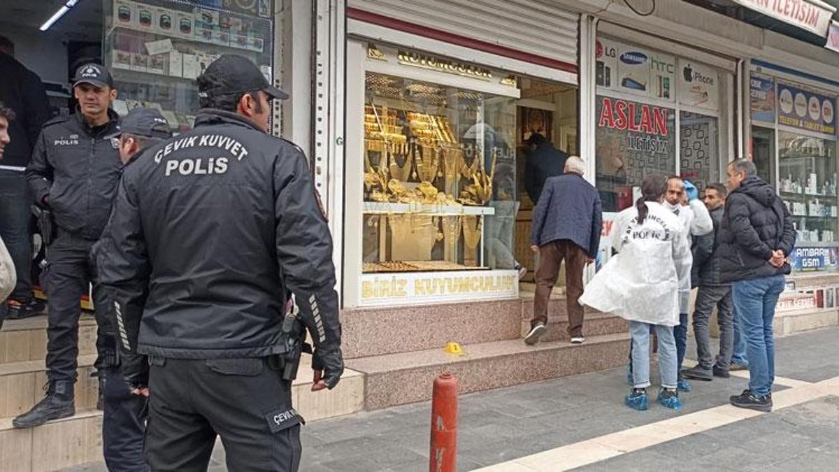 Mardin'de kar maskeli soyguncular, kuyumcuyu vurdu