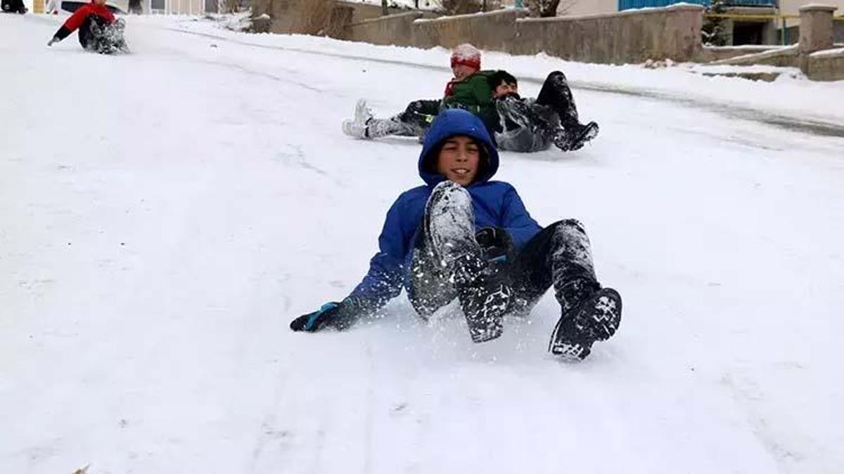 11 Ocak okullar tatil mi 2024? Okullar yarın tatil mi, hangi illerde okullar tatil?