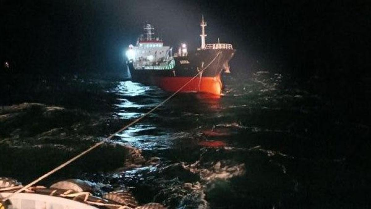 Silivri açıklarında asfalt tankerinde yangın