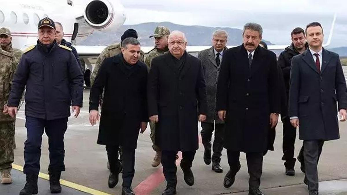 Bakan Güler ve komutanlar Şırnak'a gitti