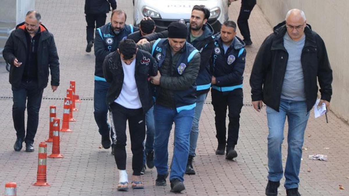 İki kardeşi uyuşturucu parası için öldürmüş