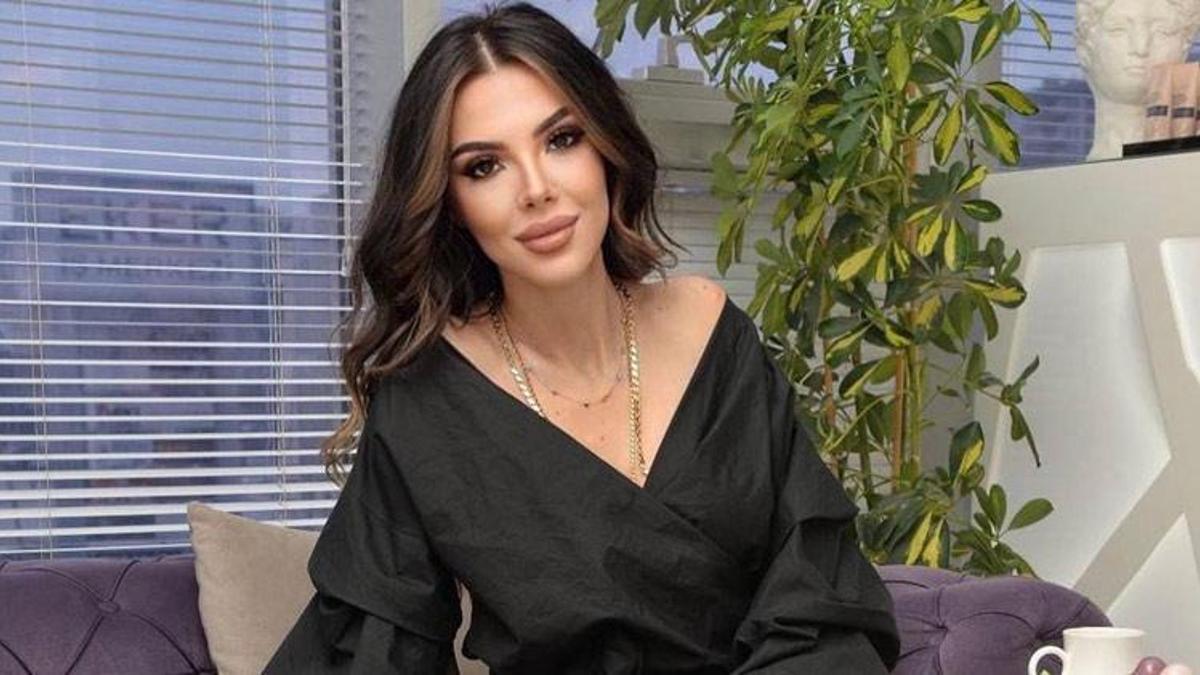 Şarkıcı Esra Akman'ın 11'inci kattan düşen kardeşi öldü