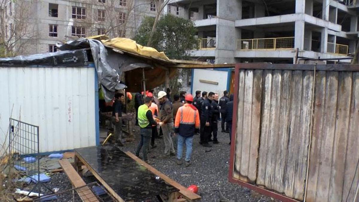 Ataşehir'de işçilerin kaldığı konteynerde yangın