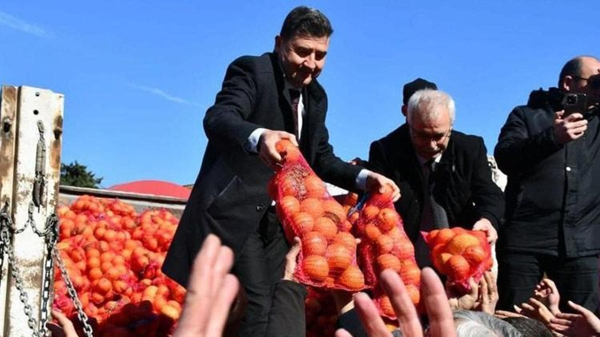 Kozan Belediyesi Adanalılara 20 ton ücretsiz portakal dağıttı