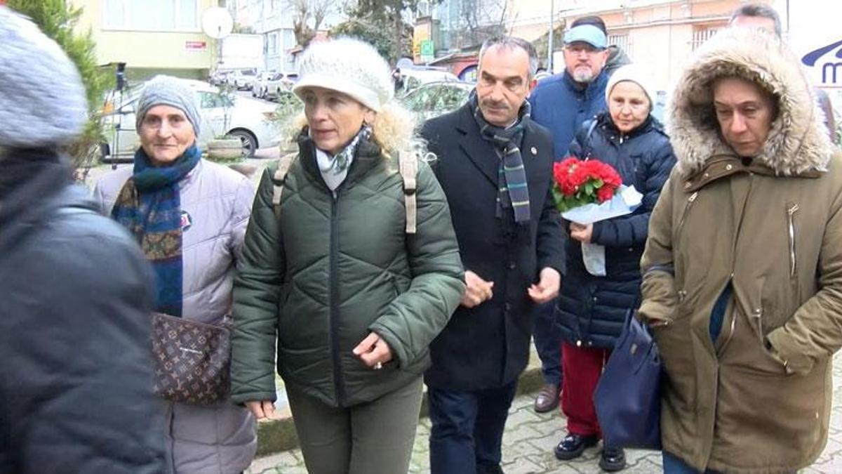 Sarıyer'de mahalleliden saldırıya uğrayan kiliseye 'geçmiş olsun' ziyareti