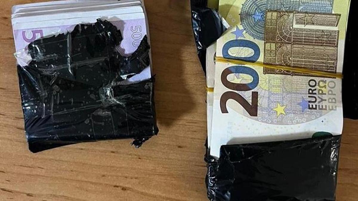Ceketin cebine bantladığı 54 bin Euro gümrüğe takıldı