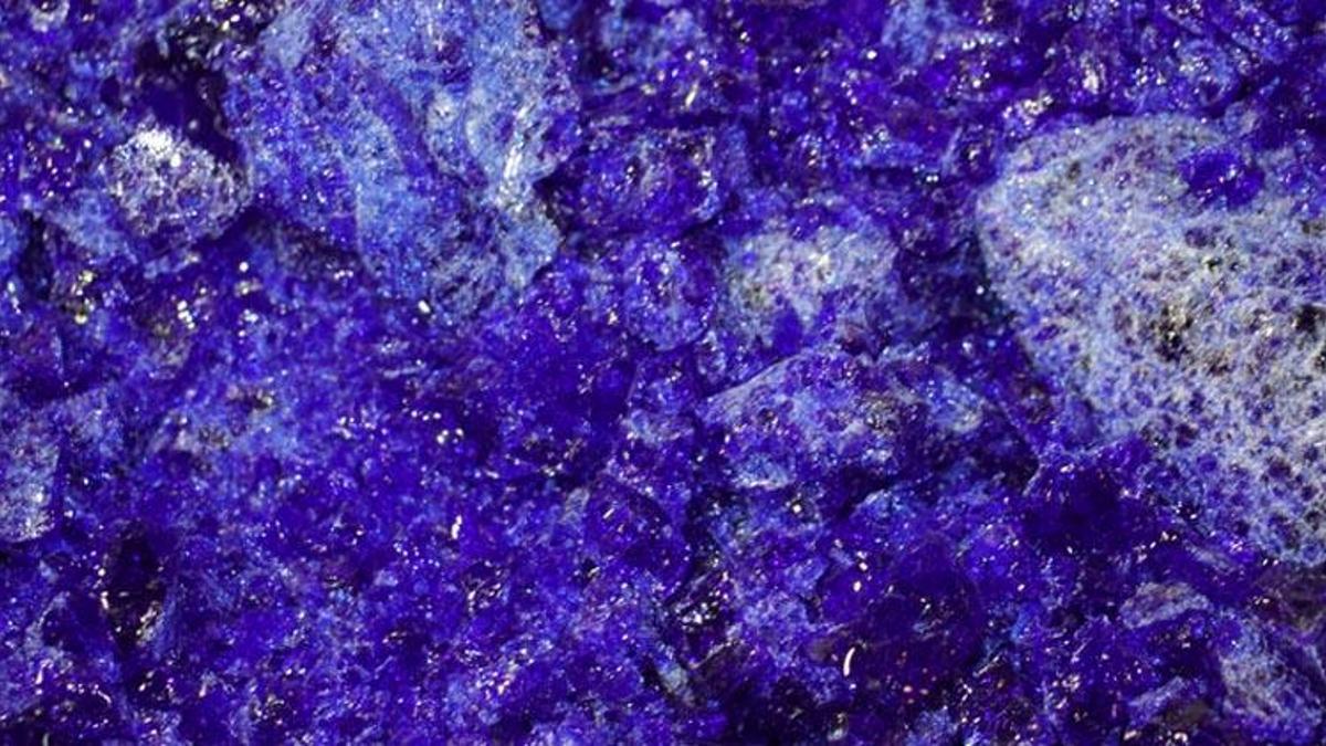 Lapis Lazuli Taşı Özellikleri Nelerdir? Lapis Lazuli Taşının En Bilinen Faydaları...