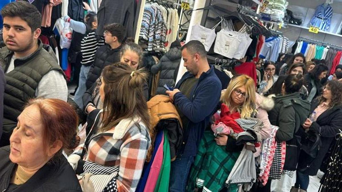 İndirimli kazak ve pijama izdihamı