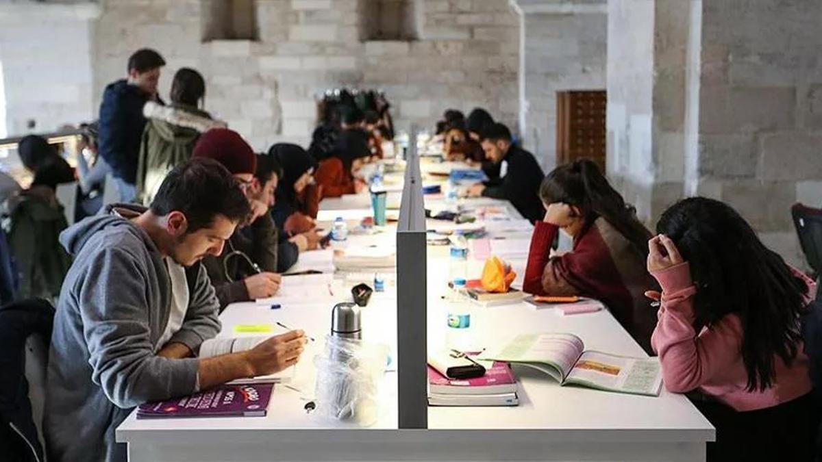 Vakıf Üniversitesi Nedir? Vakıf Üniversiteleri Paralı Mı, Özel Midir?