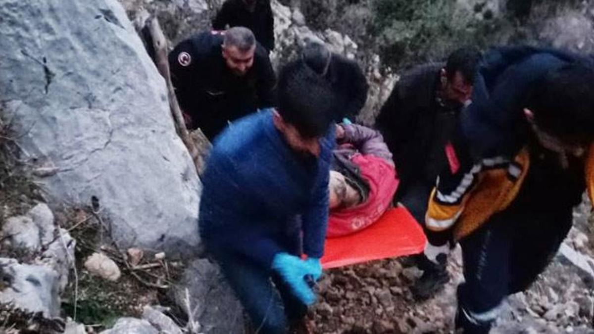 Ağaç dalı keserken fenalaşan kişi hayatını kaybetti