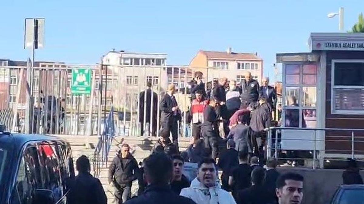 Çağlayan adliyesi silahlı saldırı | Çağlayan Adliyesi olay nedir, ölü ve yaralı var mı? İstanbul Çağlayan adliyesi önünde neler oluyor?
