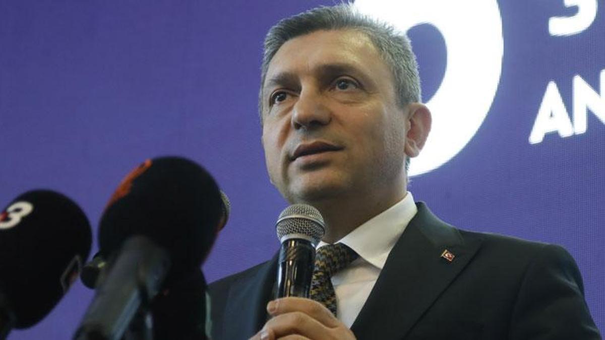 Depremin yıl dönümünde vali yaşadıklarını anlatırken zorlandı