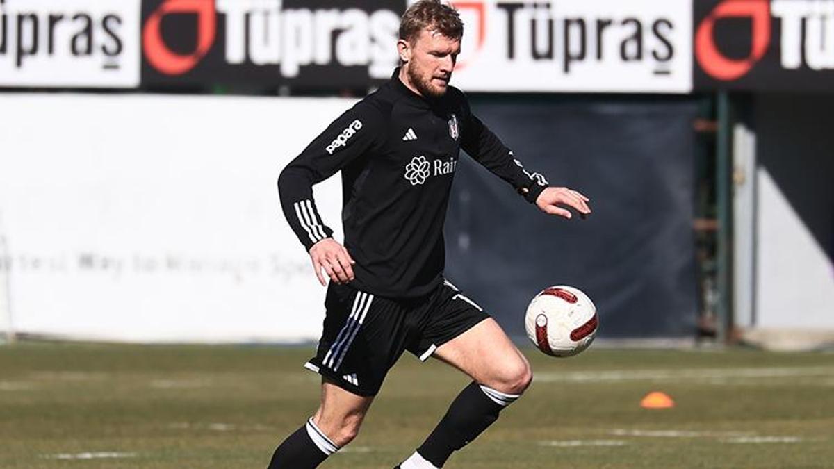 Beşiktaş'ın yeni defansı Joe Worrall ilk antrenmanına çıktı!