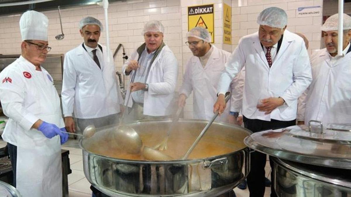 Adana Büyükşehir Belediyesi Aşevi açıldı! Herkesin karnı doyacak