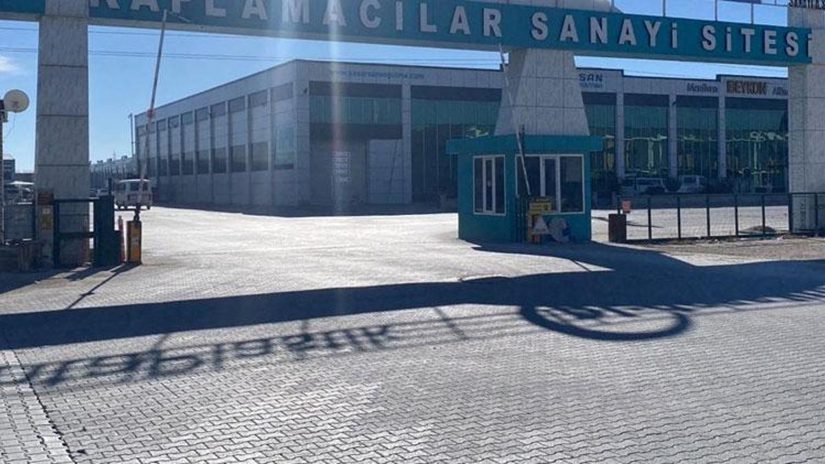 İş yerinde tartıştığı arkadaşını balta ile öldürdü
