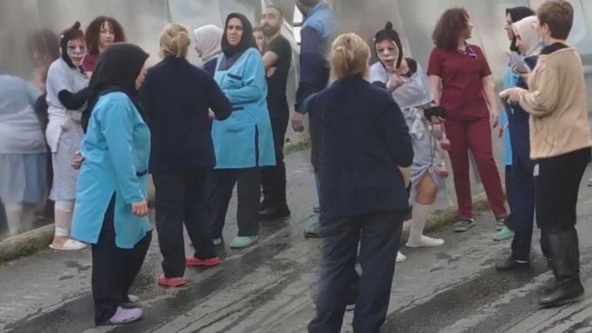 Narkozun etkisi geçmeden hastaneden firar etmeye çalıştı! Ameliyat kıyafeti ve drenlerle yakalandı