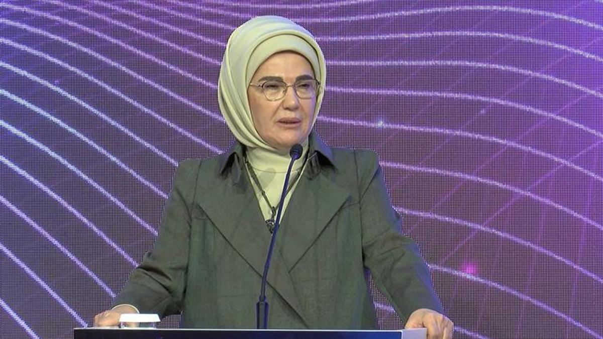 Emine Erdoğan: Alev Alatlı bir ülke uğruna savaştı